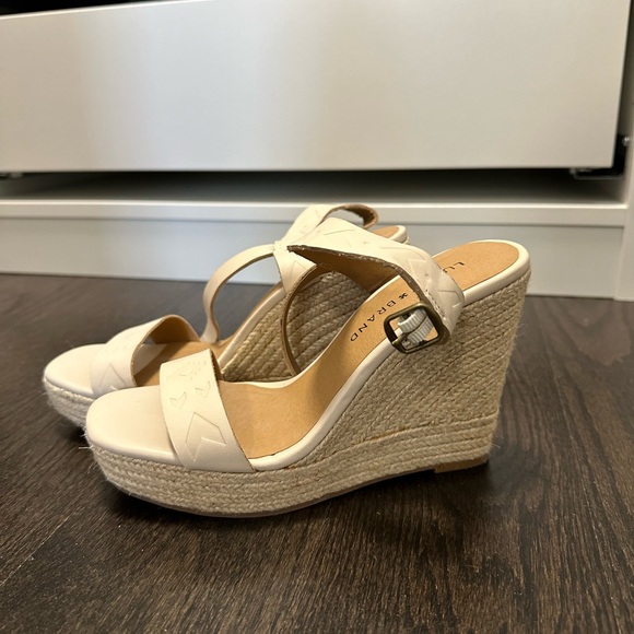 LUCKY BRAND WEDGES - Picture 2 of 3